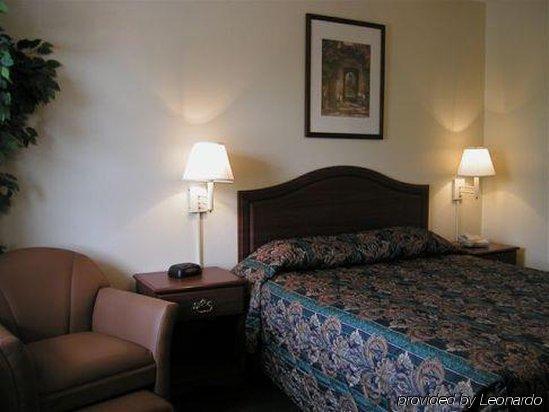 Intown Suites Extended Stay Charlotte Nc -East Independence Habitación foto